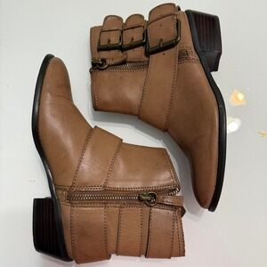 🤎 Yellow Box Triple Buckle Ankle Boots – Tan (Size 9)